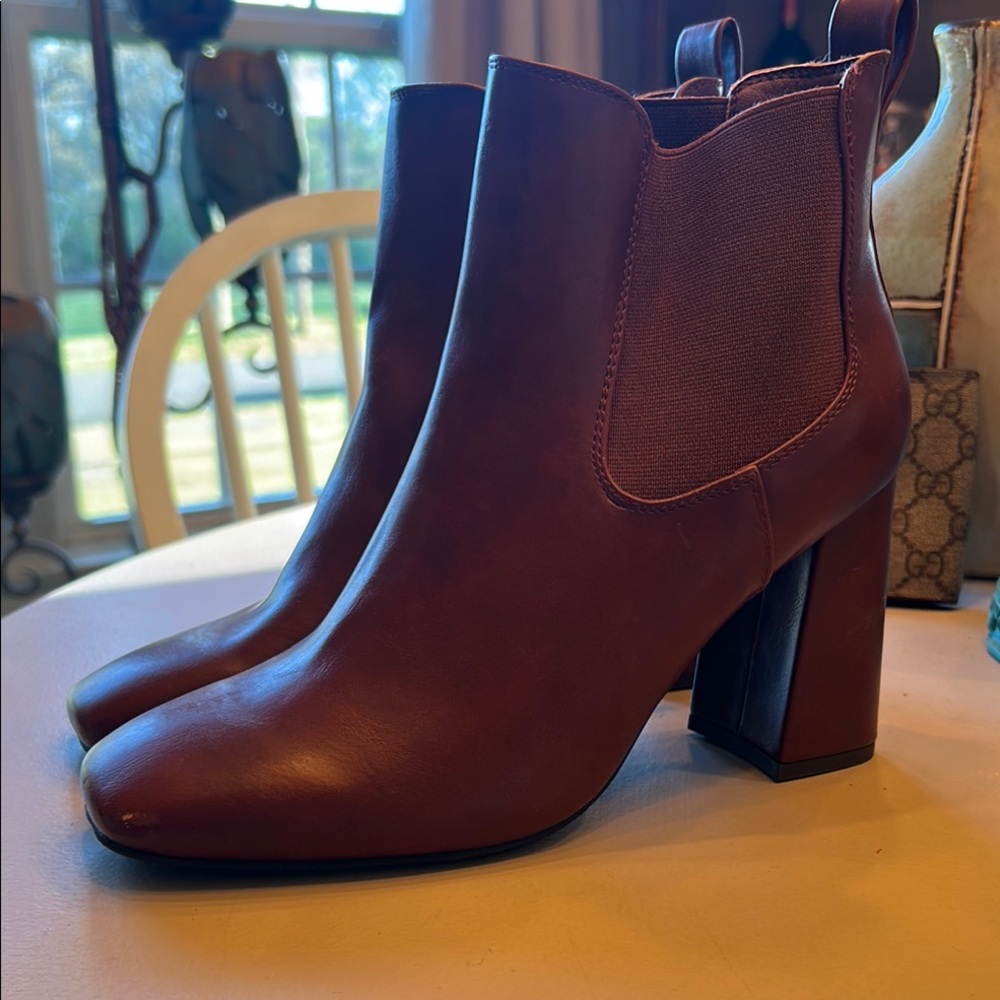 Women's Leather Chelsea Ankle Boots - Brown